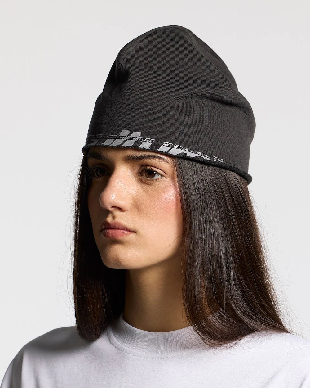 ARMOUR BEANIE BLACK - Image 4