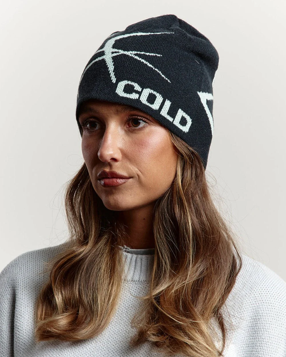 BRAMBLES BEANIE DARK BLUE - Image 4