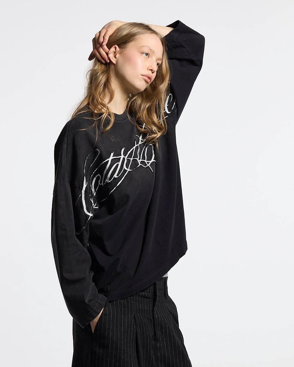 CROSSED SCRIPT LONGSLEEVE 2.0 BLACK - Image 6