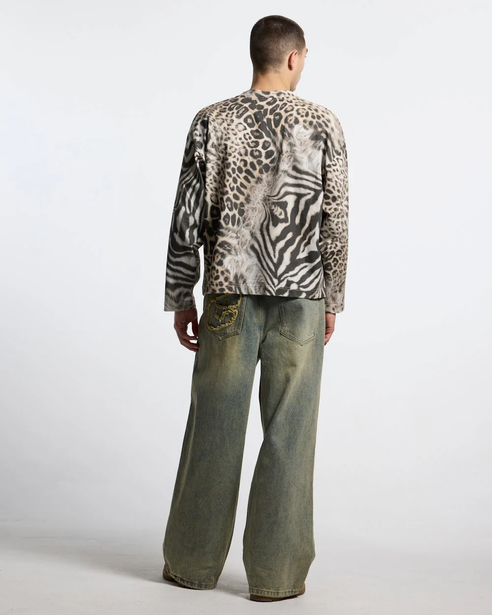 CROSSED SCRIPT LONGSLEEVE LEOPARD - Image 4