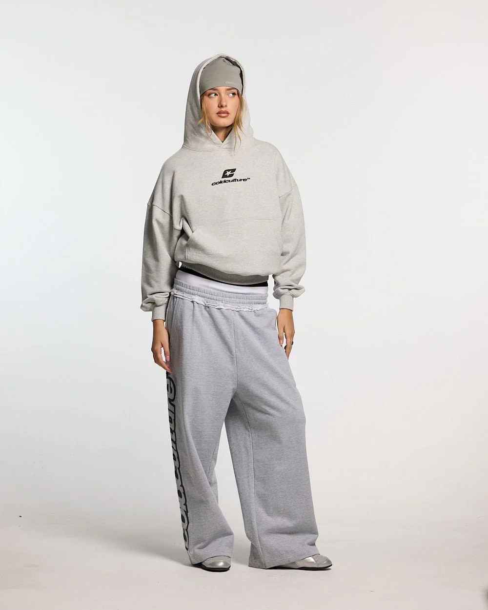 CURVED HOODIE HEATHER GREY - Image 6