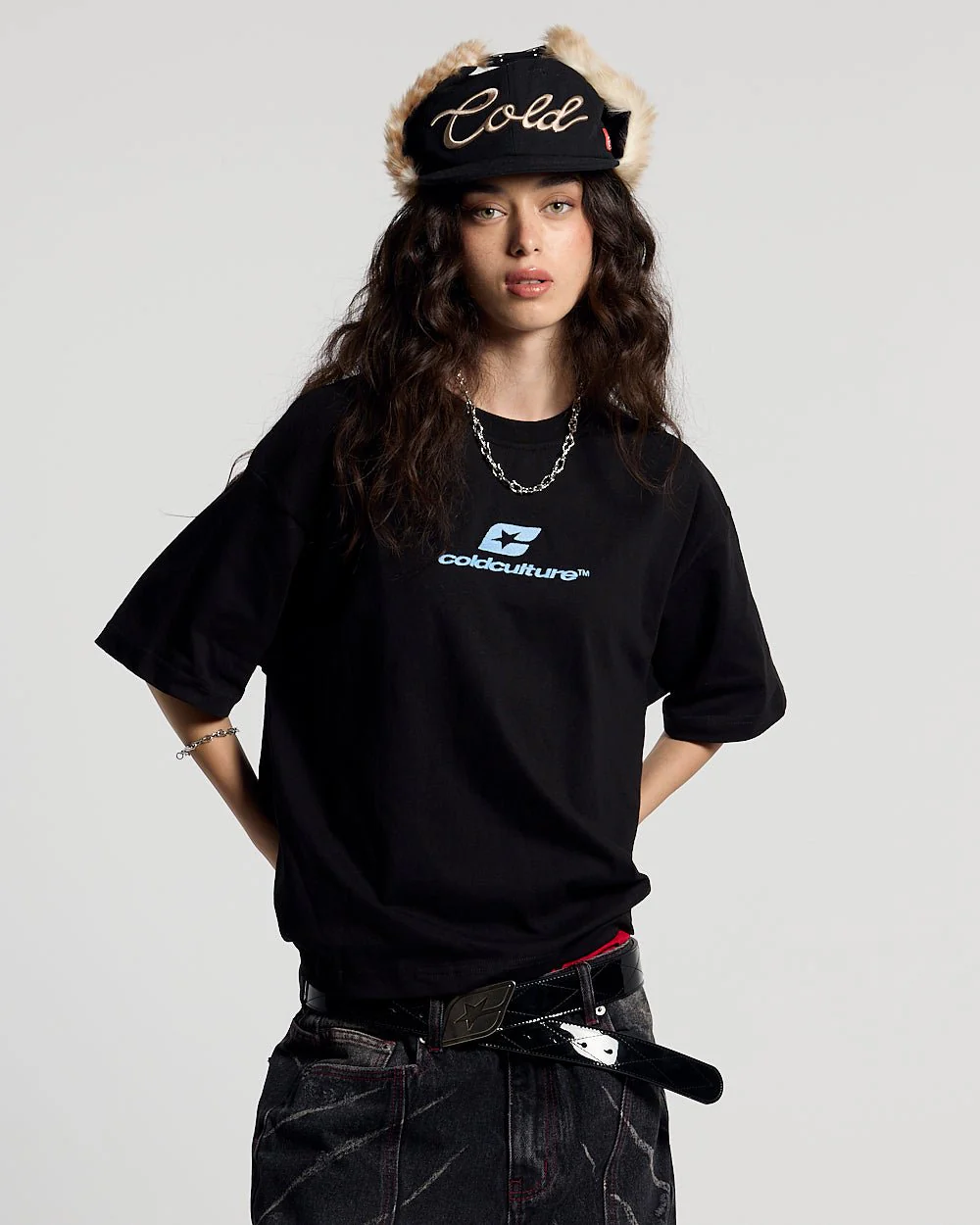CURVED TEE BLACK & BLUE - Image 6