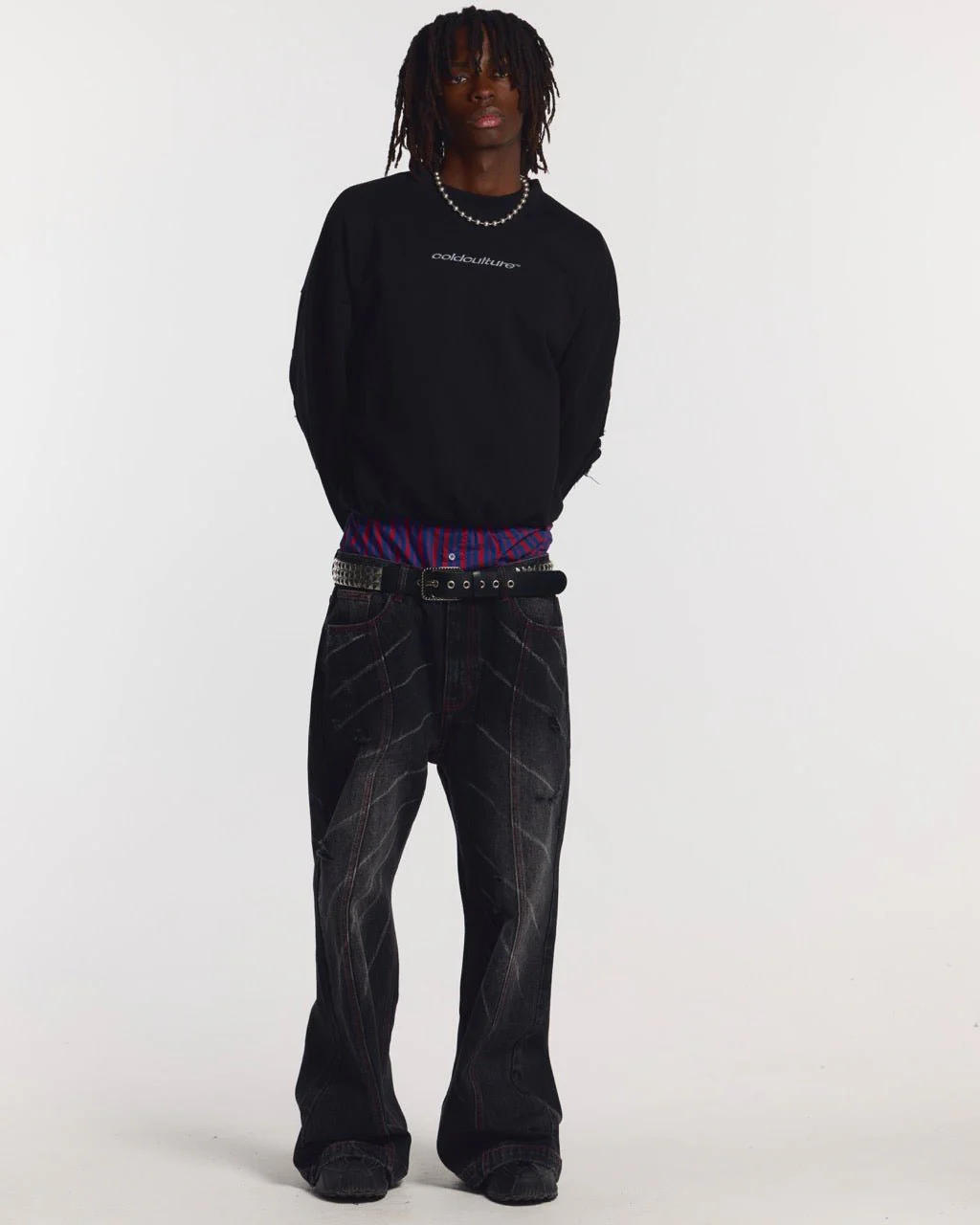DISTRESS CURVED CREWNECK BLACK - Image 4