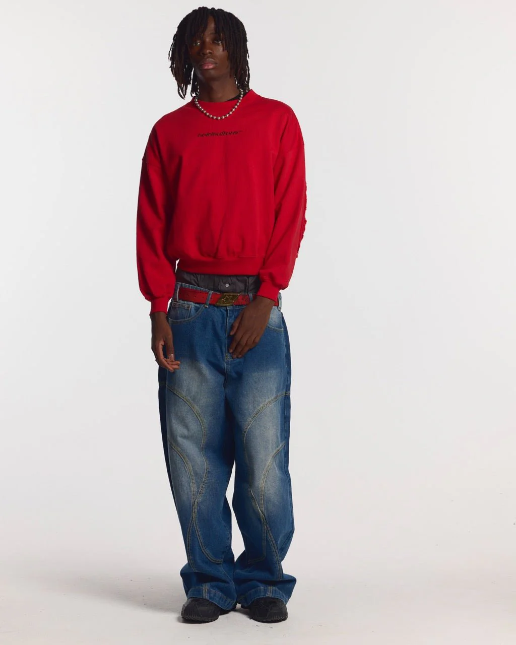 DISTRESS CURVED CREWNECK RED - Image 4