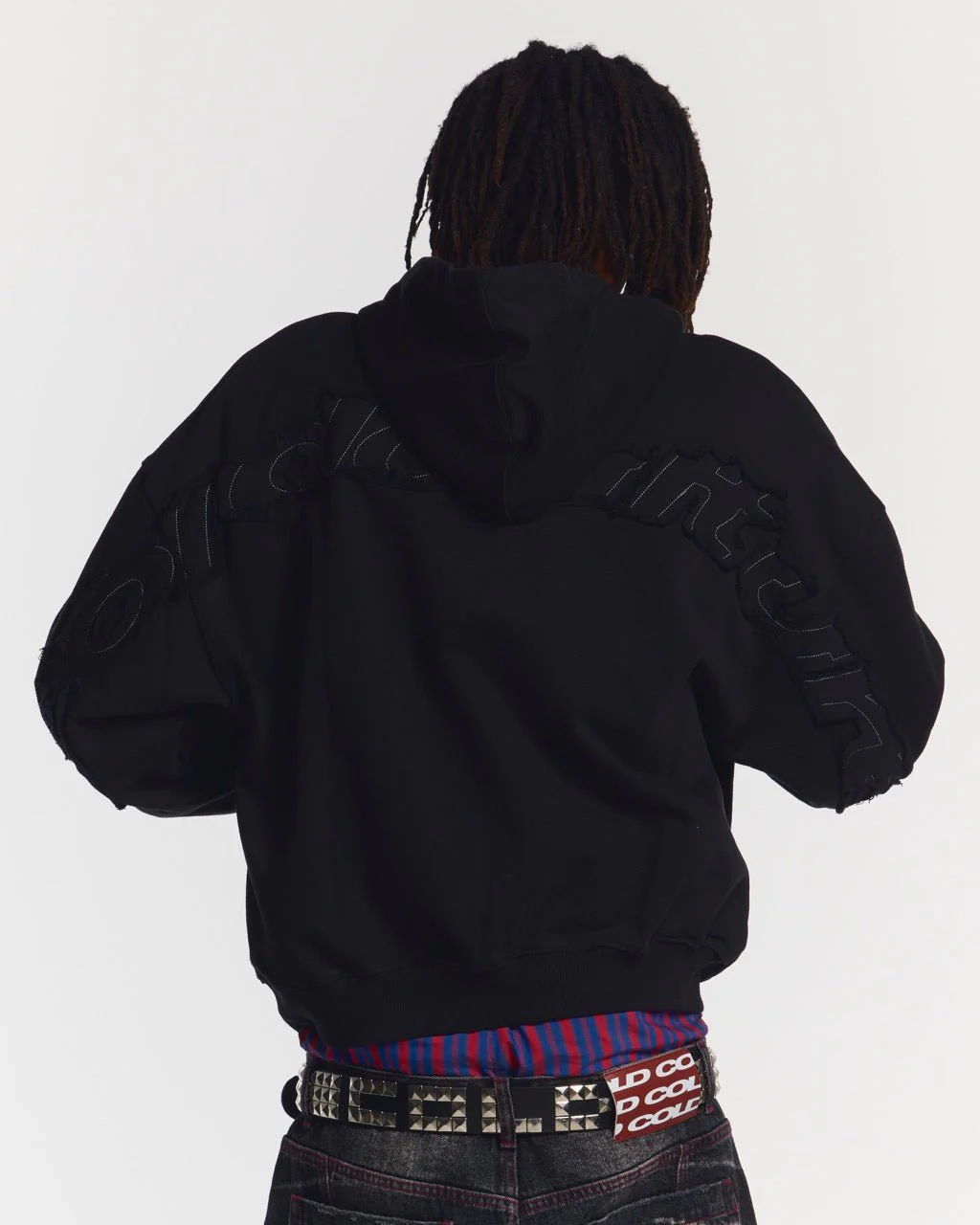 DISTRESS CURVED HOODIE BLACK - Image 2