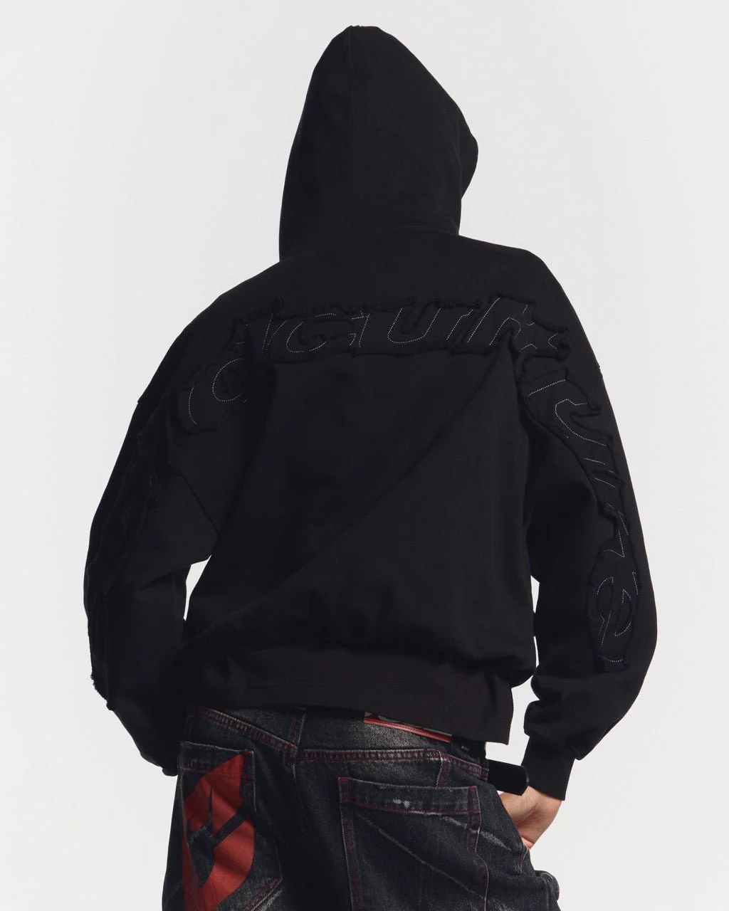 DISTRESS CURVED HOODIE BLACK - Image 5