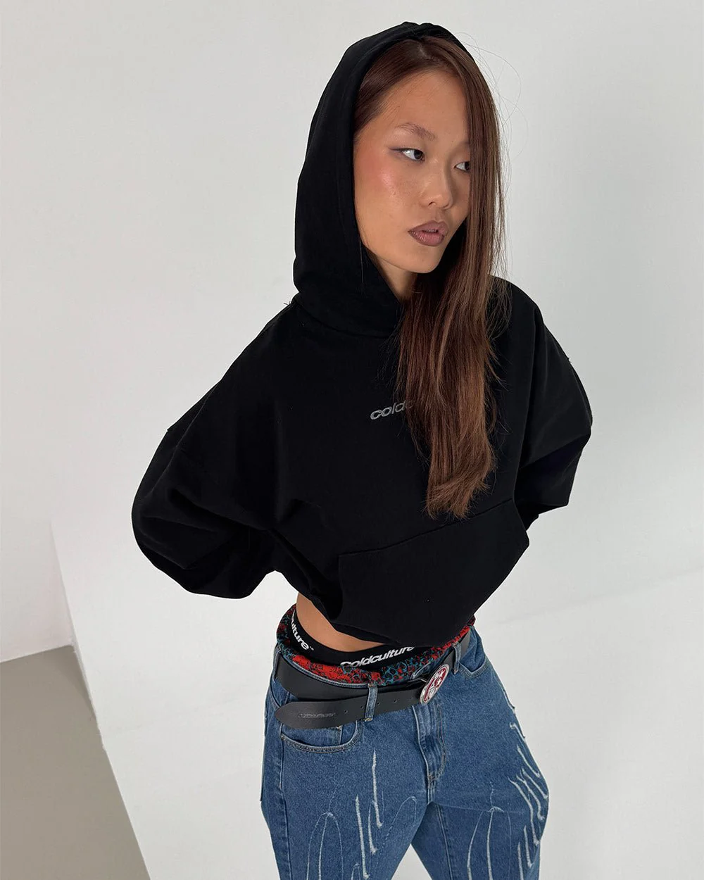 DISTRESS CURVED HOODIE BLACK - Image 8