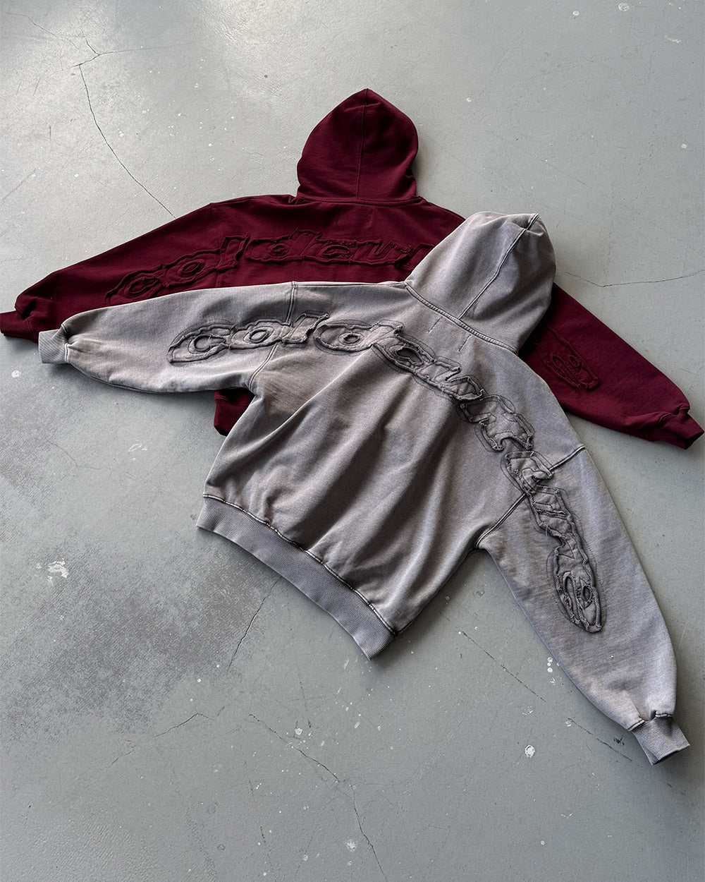 DISTRESS CURVED HOODIE WASHED GREY - Image 9