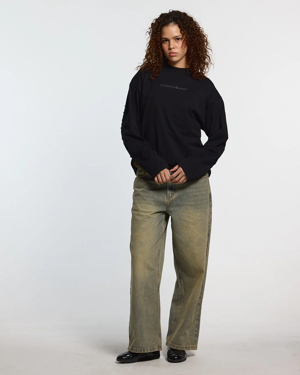 DISTRESS CURVED LONGSLEEVE BLACK - Image 6