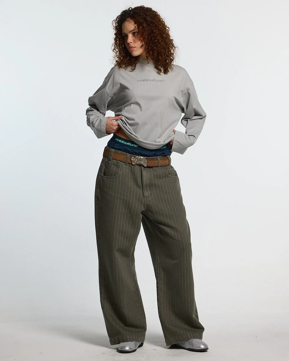 DISTRESS CURVED LONGSLEEVE GREY - Image 6