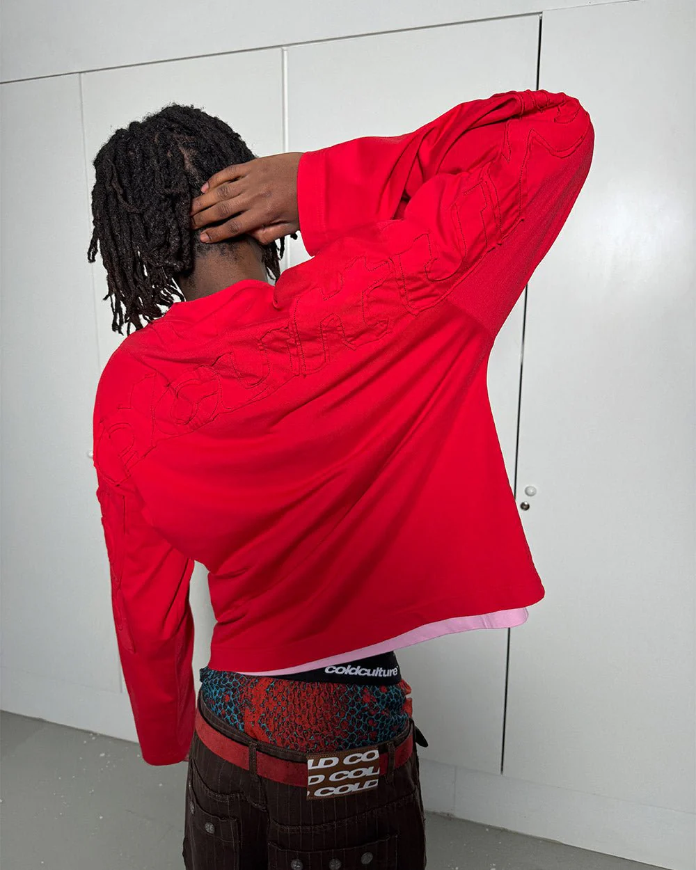 DISTRESS CURVED LONGSLEEVE RED - Image 7