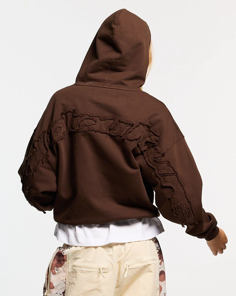 DISTRESS CURVED HOODIE BROWN - Image 6