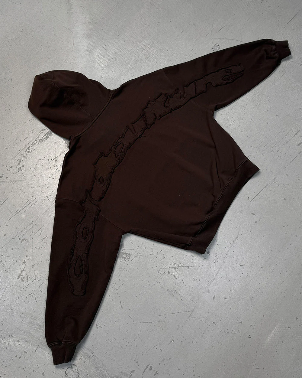 DISTRESS CURVED HOODIE BROWN - Image 7