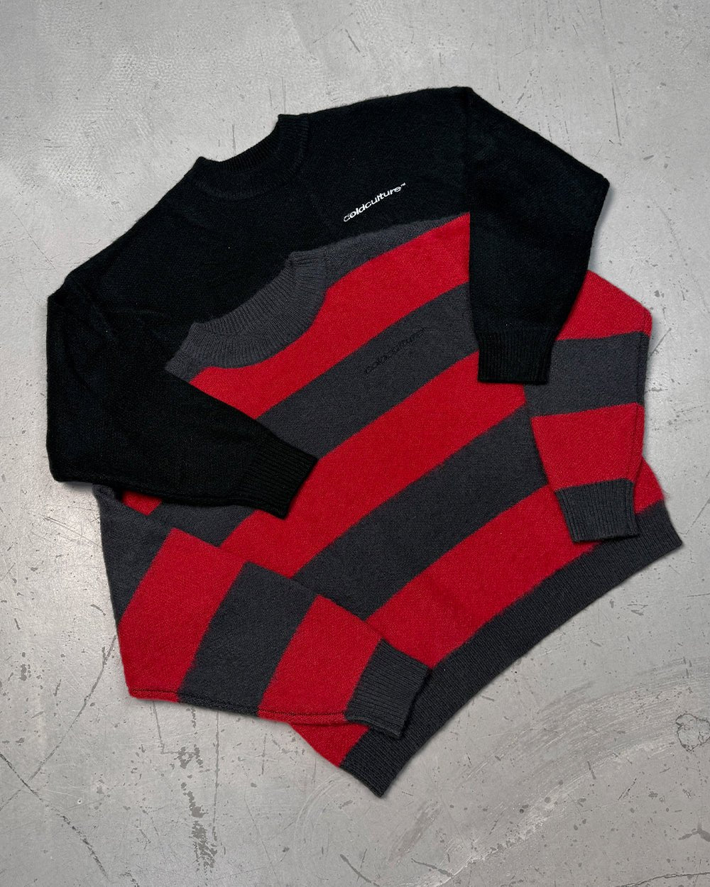 FLUFFY FUR KNIT BLACK & RED - Image 8