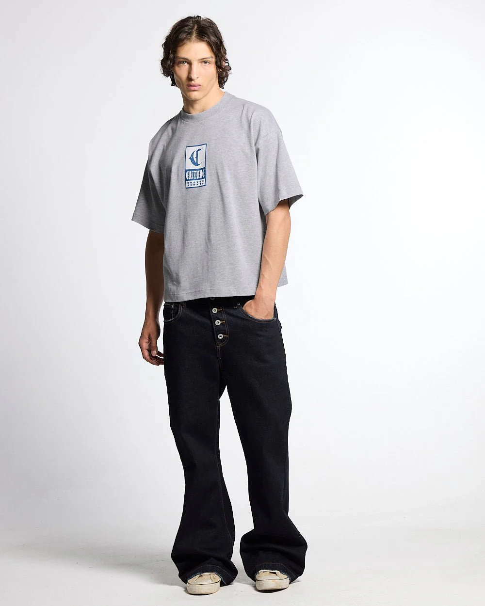 GOTHIC CURVED TEE GREY - Image 5