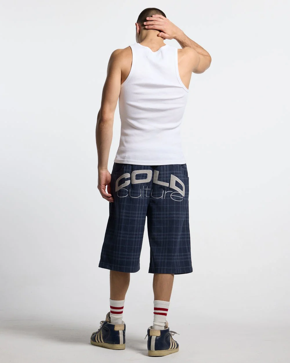 LOW KEY BASIC TANK TOP 2 PACK WHITE & BLACK - Image 9
