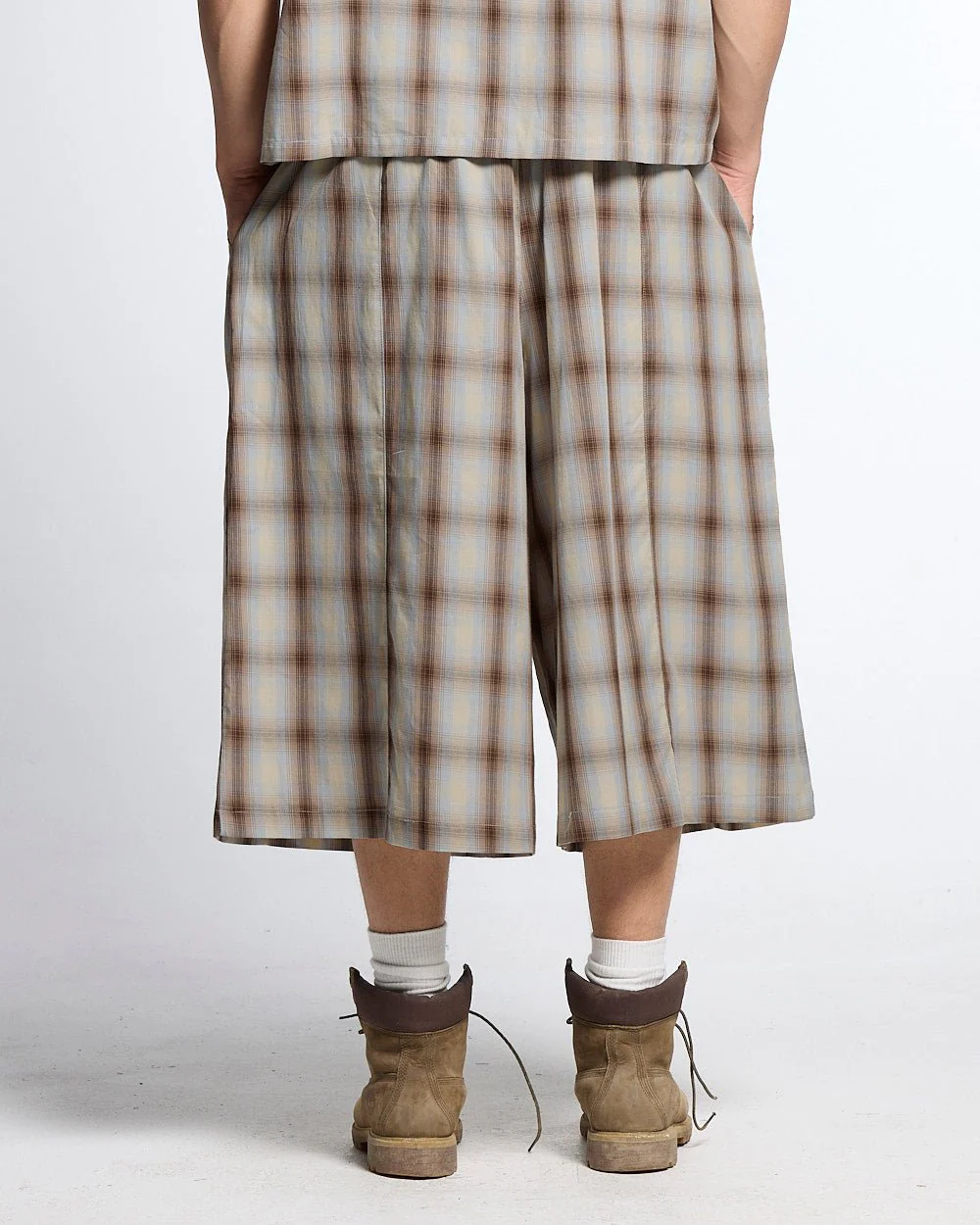 OFFICE SCRIPT SHORTS BEIGE - Image 3