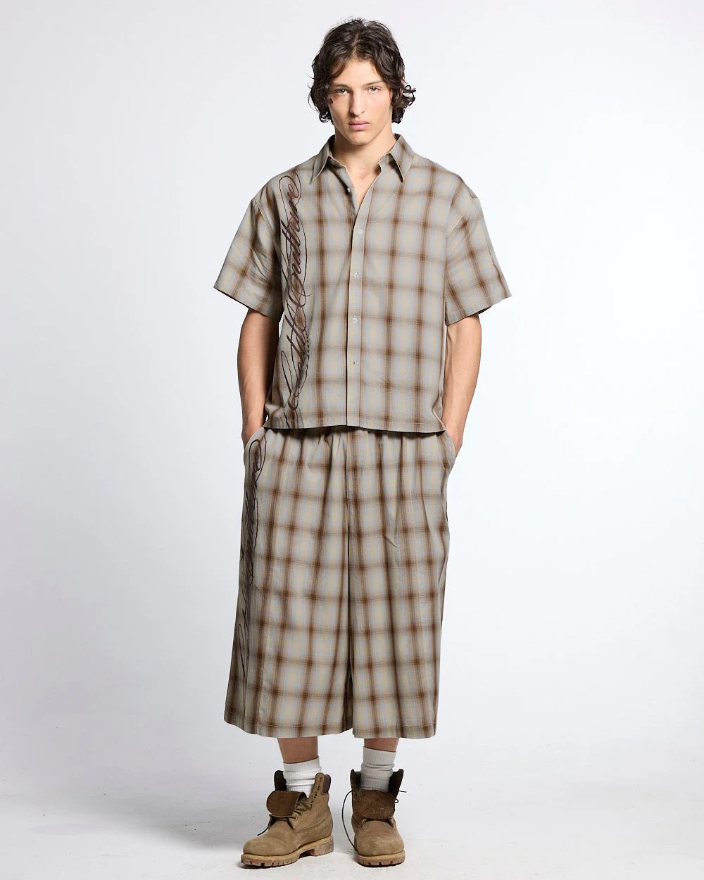 OFFICE SCRIPT SHORTS BEIGE - Image 5