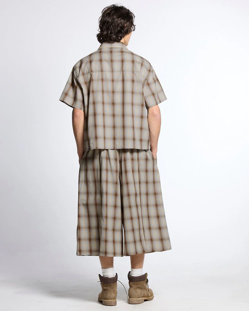 OFFICE SCRIPT SHORTS BEIGE - Image 7