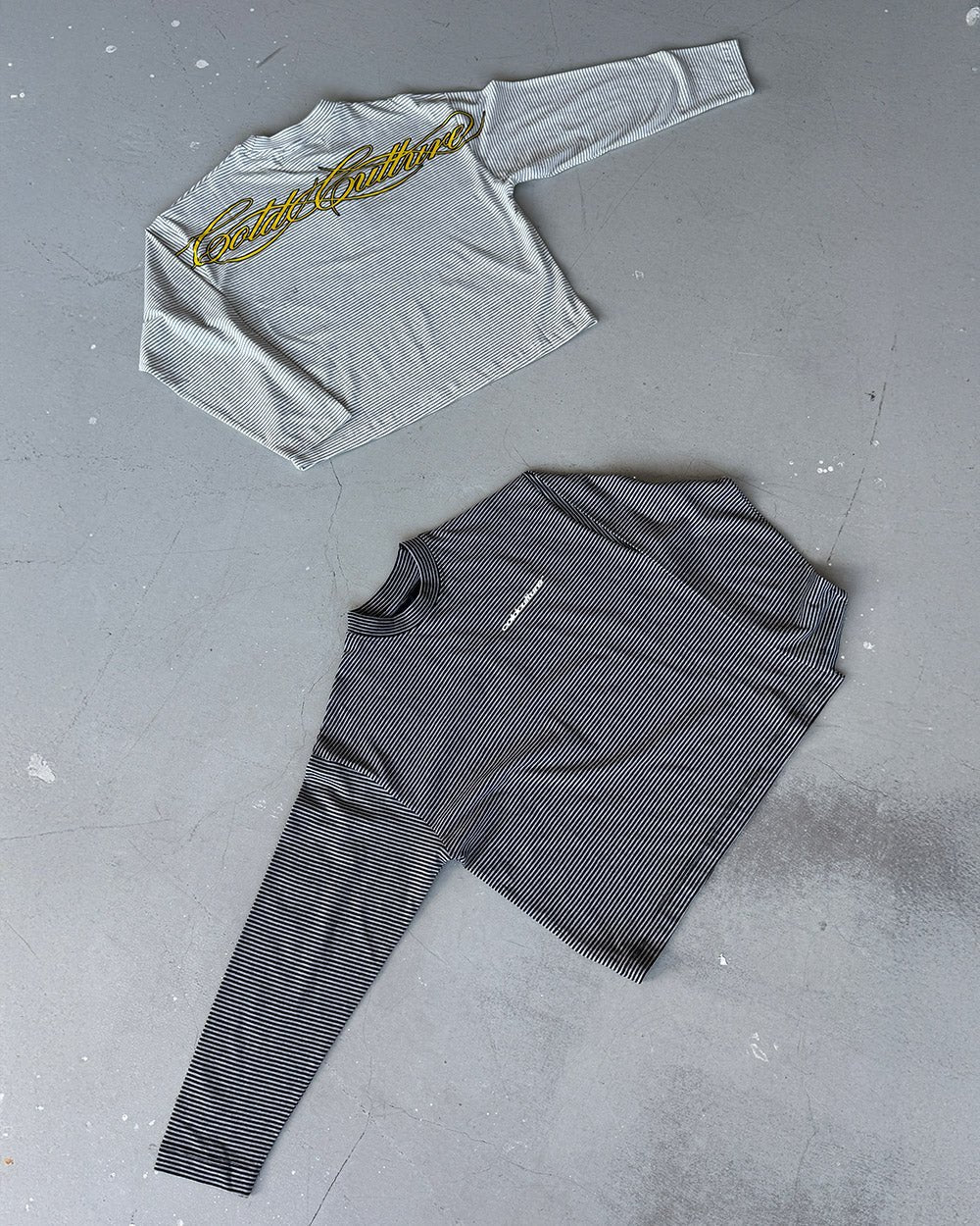 SCRIPT STRIPES LONGSLEEVE BLACK - Image 10