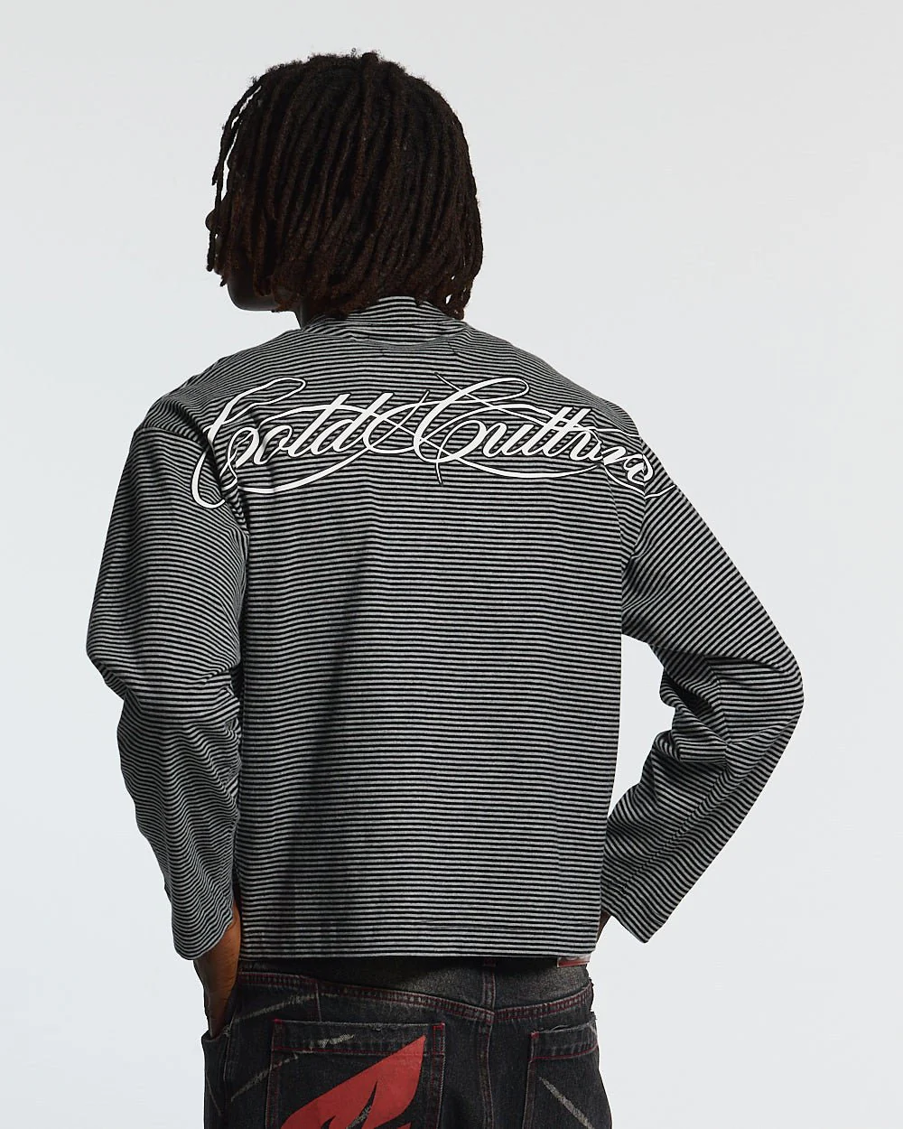 SCRIPT STRIPES LONGSLEEVE BLACK - Image 2