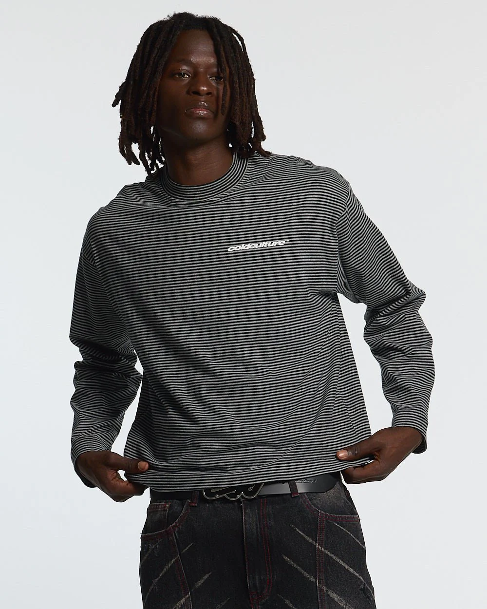 SCRIPT STRIPES LONGSLEEVE BLACK - Image 4
