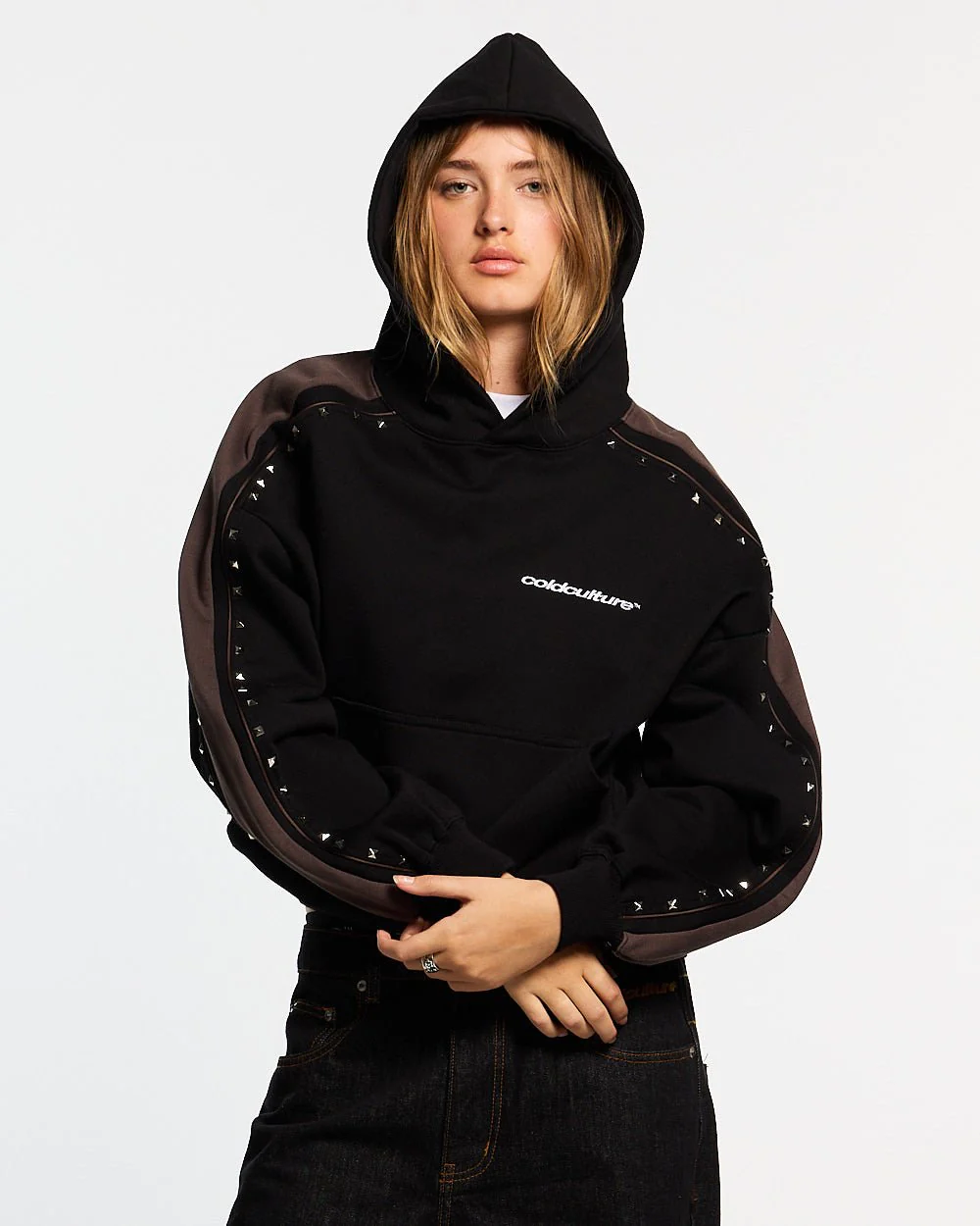 SCRIPT STUDS HOODIE BLACK - Image 7