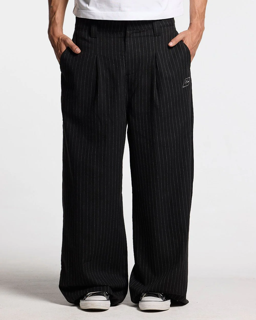 SEAM EFFECT LINE PANTS BLACK - Image 2