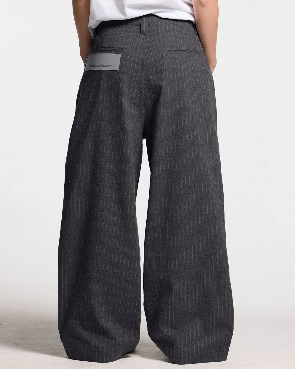 SEAM EFFECT LINE PANTS GREY - Image 10