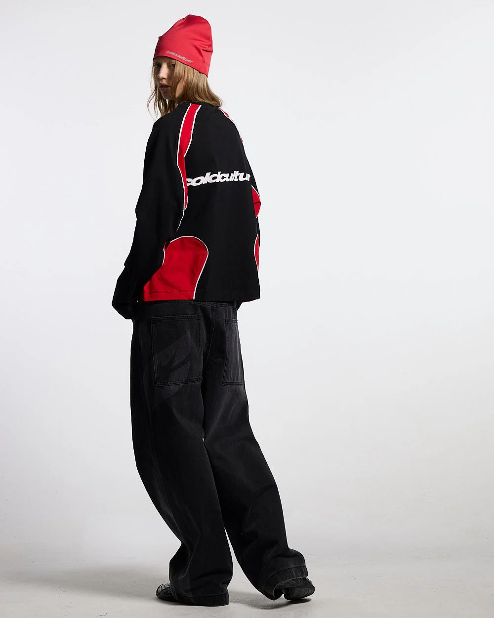 SLIDER LONGSLEEVE TEE BLACK & RED - Image 6