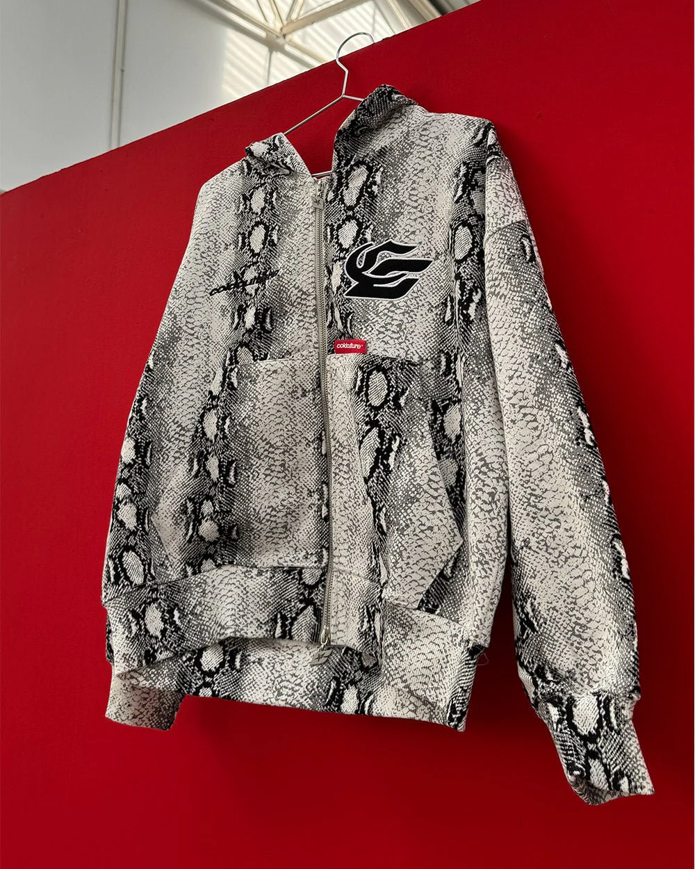SNAKE ZIP HOODIE WHITE & BLACK - Image 9