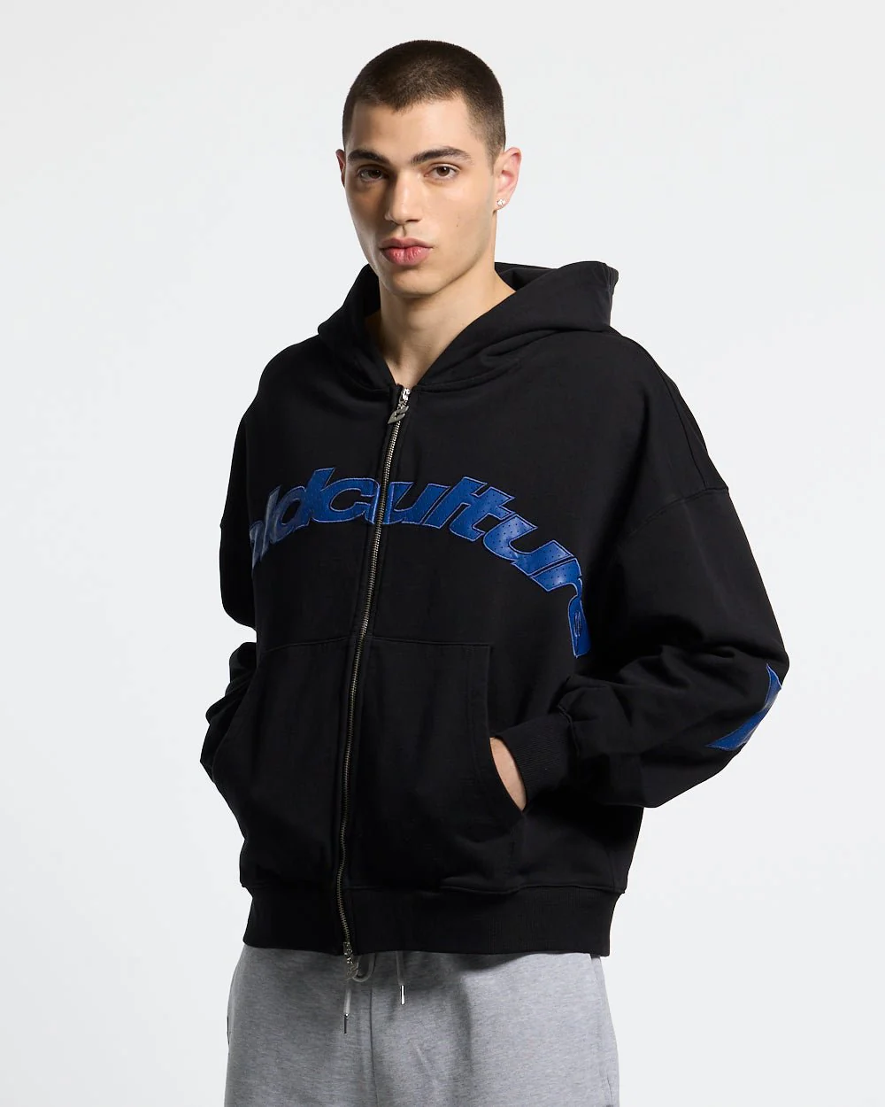 STAR CURVED ZIP HOODIE BLACK - Image 2