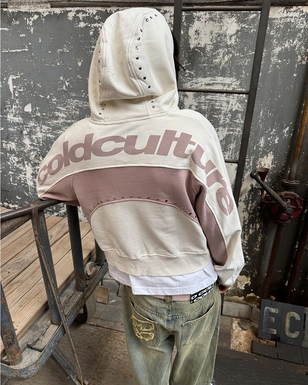 STUD ZIP HOODIE LIGHT GREY - Image 7