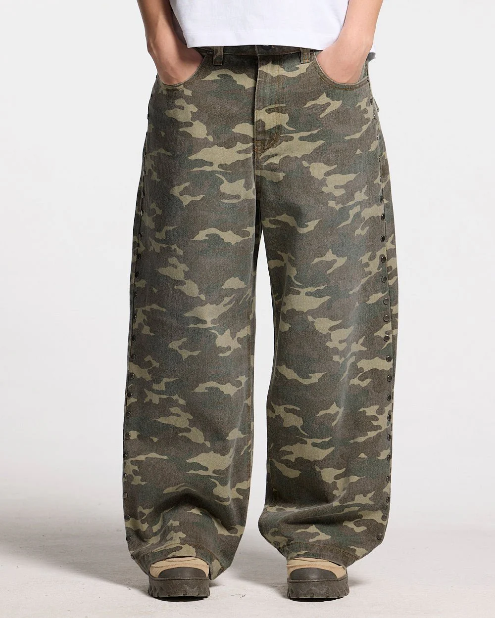 STUDS PANTS CAMO - Image 9