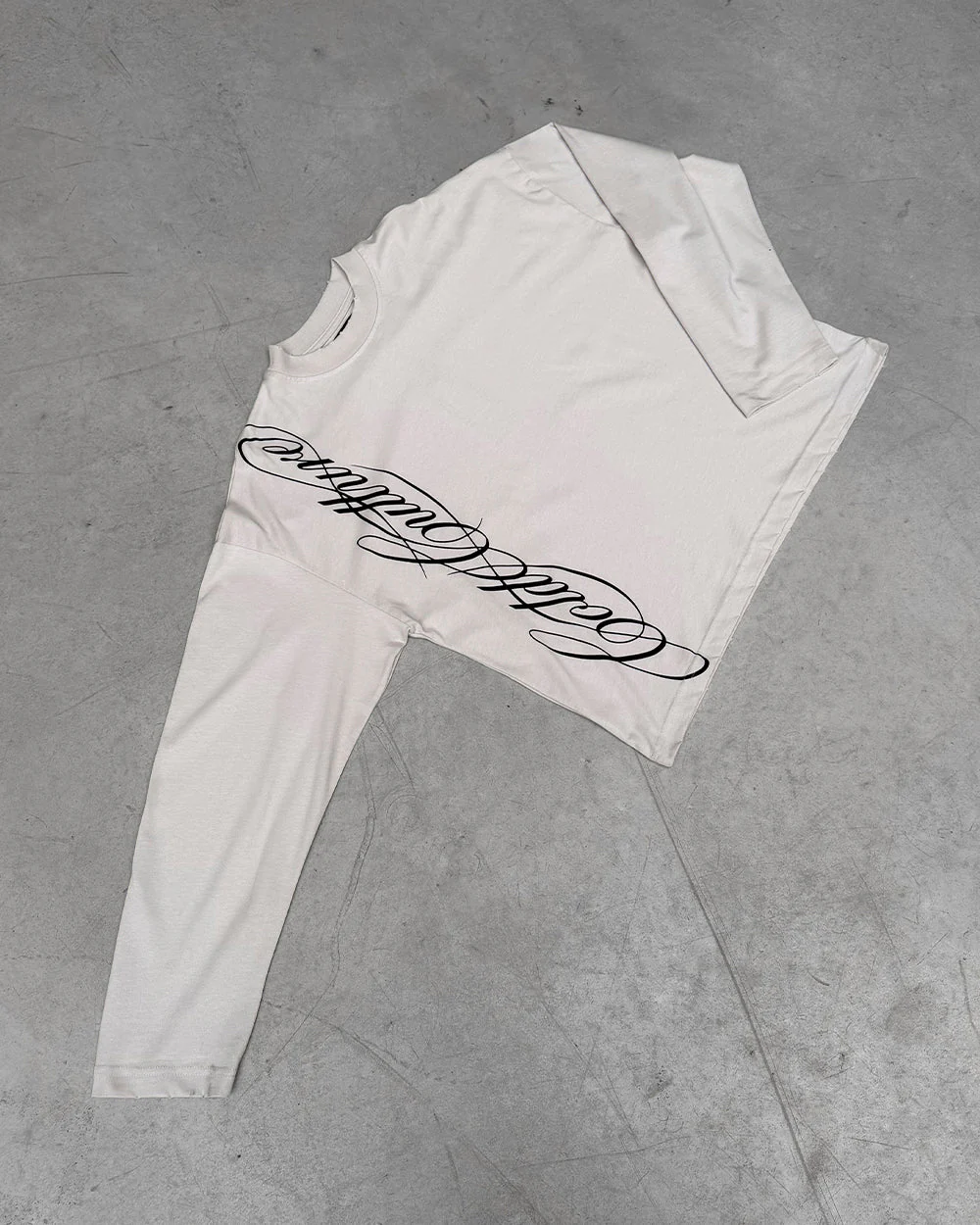 SCRIPT LONGSLEEVE TEE LIGHT GREY - Image 7