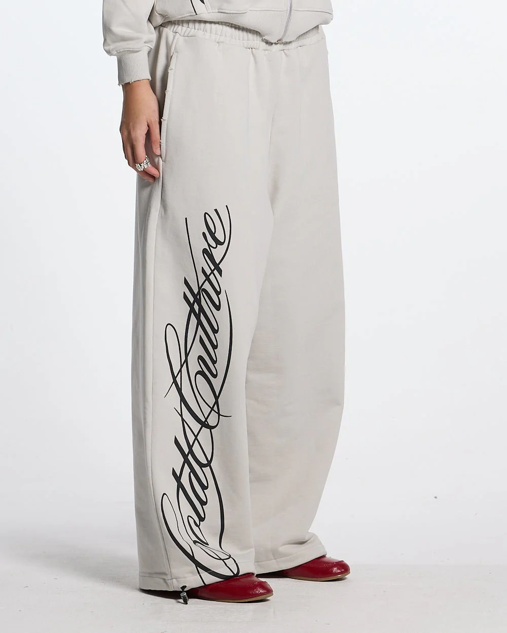 SCRIPT SWEATPANTS LIGHT GREY - Image 2