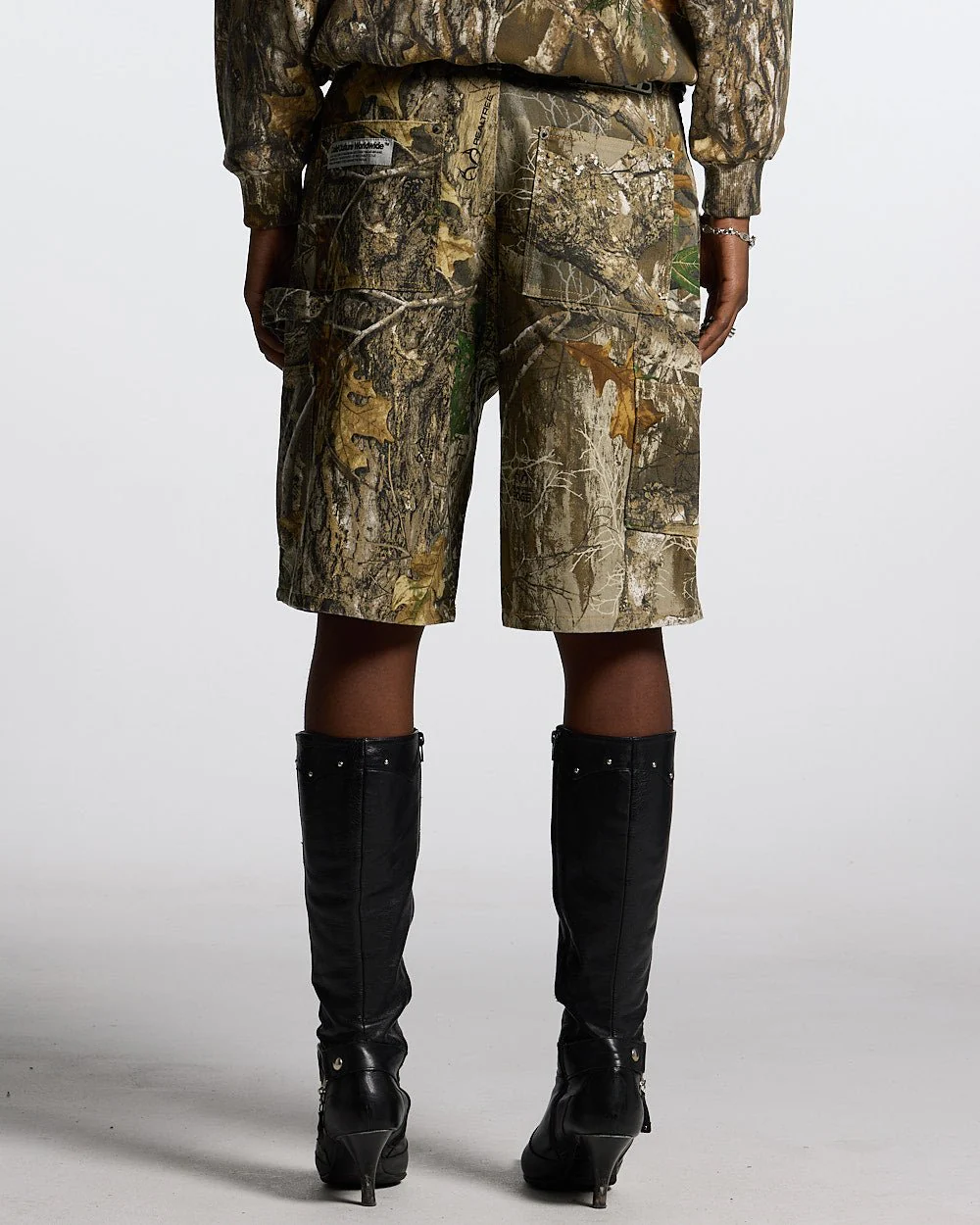 V1 CARPENTER SHORTS REALTREE - Image 6