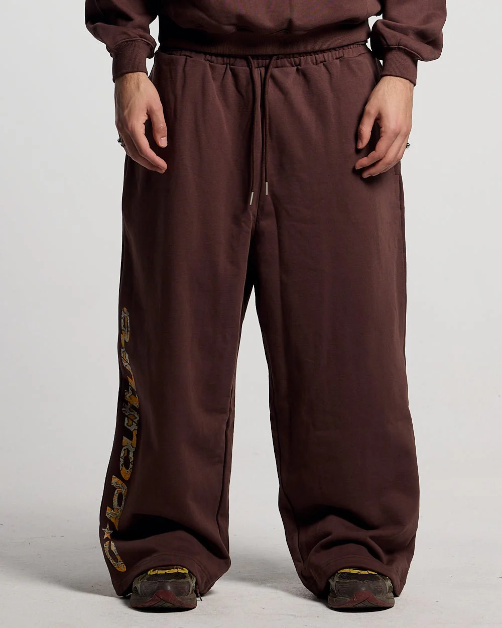 WILD SNAKE SWEATPANTS BROWN - Image 2