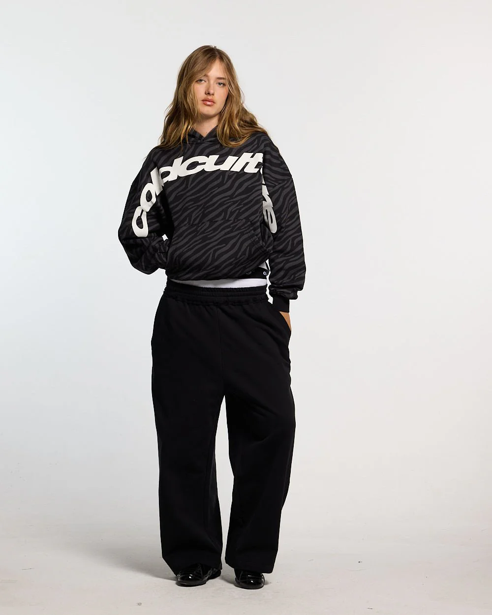 ZEBRA HOODIE BLACK - Image 5