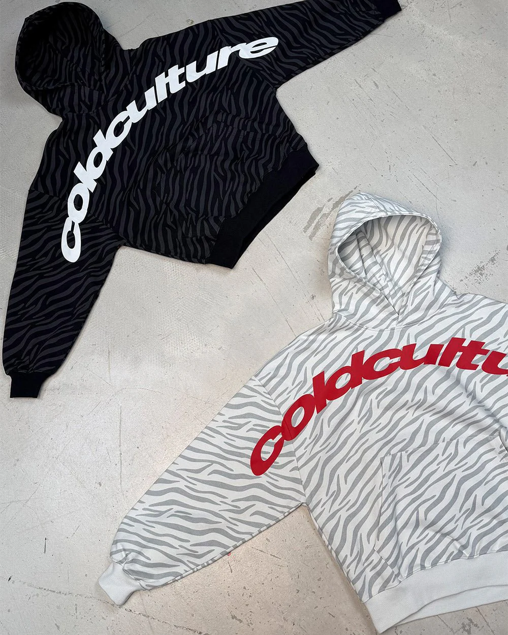 ZEBRA HOODIE BLACK - Image 9