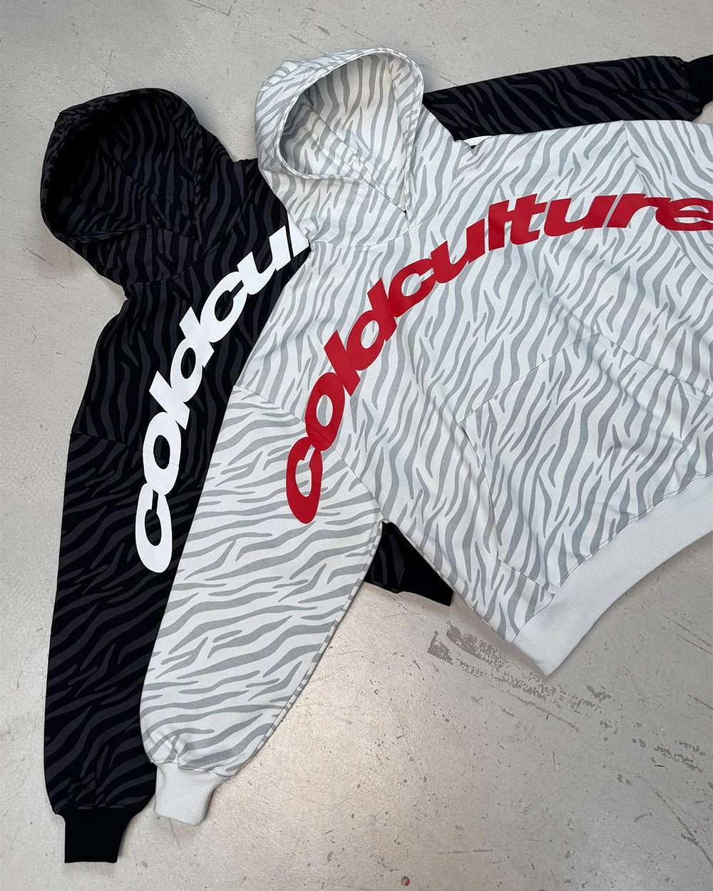 ZEBRA HOODIE WHITE - Image 8